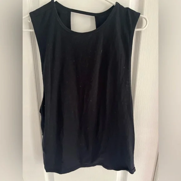 Fabletics top bundle - Picture 3 of 6